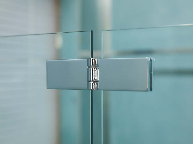 LD Pivot dusjkabinett i krom aluminiumsprofil LD Pivot dusjkabinett i krom aluminiumsprofil