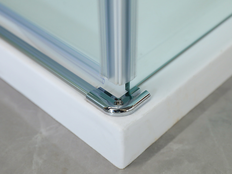 LD Pivot dusjkabinett i krom aluminiumsprofil LD Pivot dusjkabinett i krom aluminiumsprofil