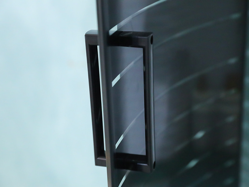 SE Svart aluminiumsramme skyve dusjkabinett i herdet glass SE Svart aluminiumsramme skyve dusjkabinett i herdet glass