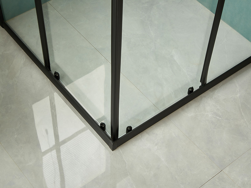 SQ skyve dusjkabinett, klart herdet glass, svart aluminiumsprofil, håndtak med doble hull, med brett SQ skyve dusjkabinett, klart herdet glass, svart aluminiumsprofil, håndtak med doble hull, med brett