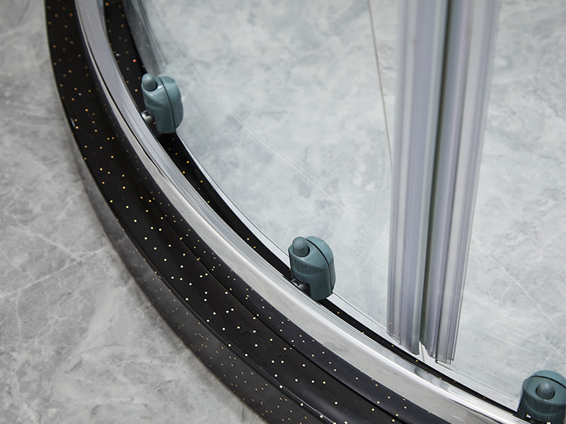 SE skyve dusjkabinett, klart herdet glass, krom aluminiumsprofil, håndtak med doble hull, uten brett SE skyve dusjkabinett, klart herdet glass, krom aluminiumsprofil, håndtak med doble hull, uten brett