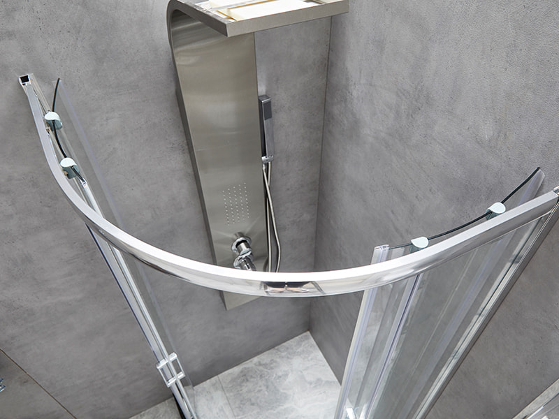 SE skyve dusjkabinett, klart herdet glass, krom aluminiumsprofil, håndtak med doble hull, uten brett SE skyve dusjkabinett, klart herdet glass, krom aluminiumsprofil, håndtak med doble hull, uten brett