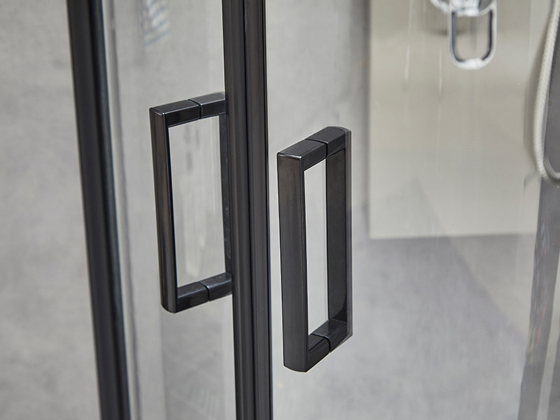 SE skyve dusjkabinett, klart herdet glass, svart aluminiumsprofil, håndtak med doble hull, uten brett SE skyve dusjkabinett, klart herdet glass, svart aluminiumsprofil, håndtak med doble hull, uten brett