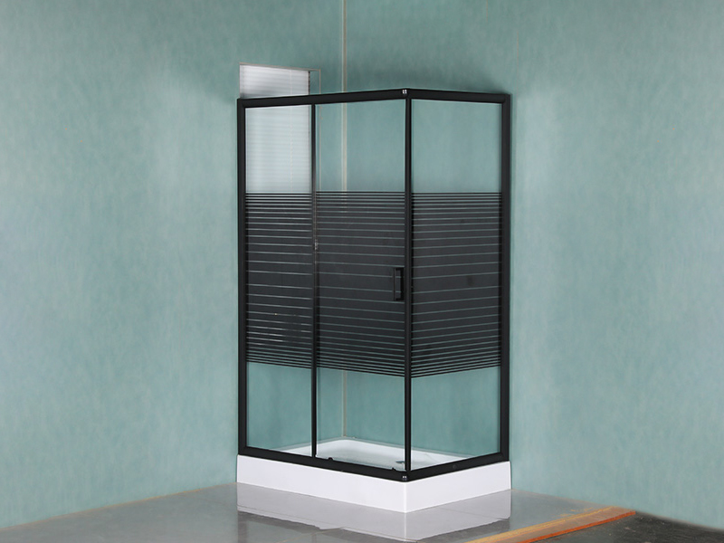 RE skyve dusjkabinett, klart herdet glass med trykk, svart aluminiumsprofil, doble hull håndtak, med brett